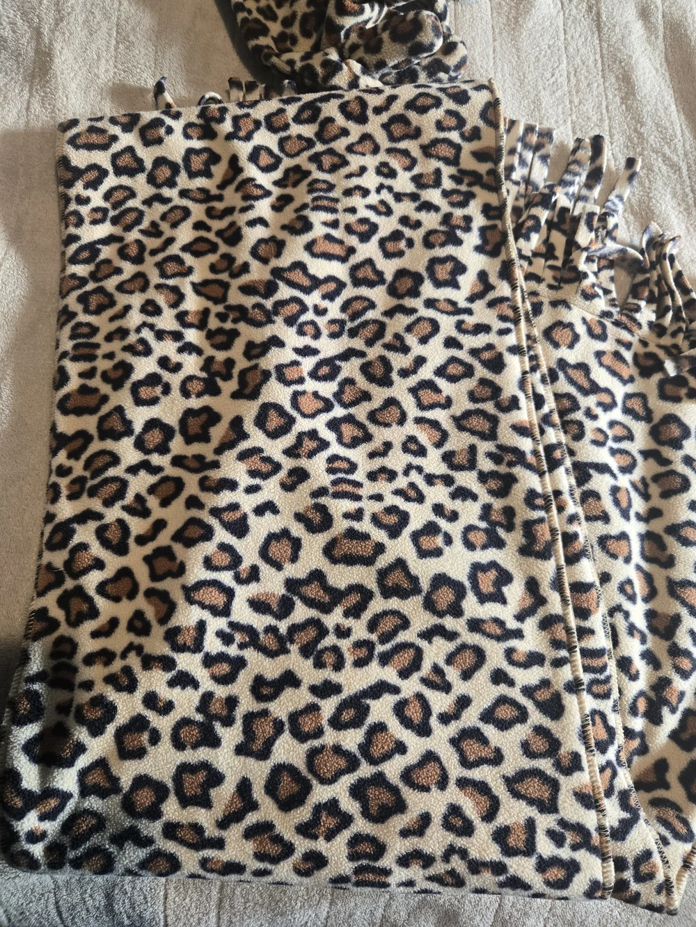 H&M Leopard Print Scarf & Scrunchie Set in Beige, Brown, Black